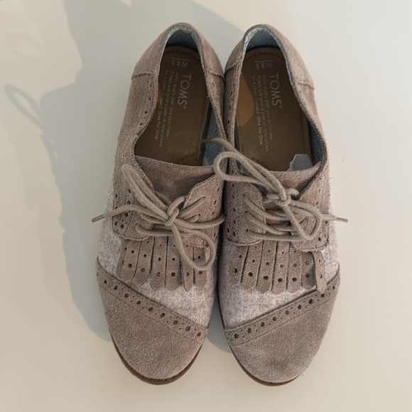 TOMS Brogue Desert Taupe Kiltie Wool Suede Oxfords Lace Up Women's Shoes Sz 8.5 - Picture 2 of 6